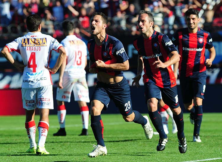 San Lorenzo sumó otra alegría en el clásico ante Huracán y acortó distancias camino a la punta