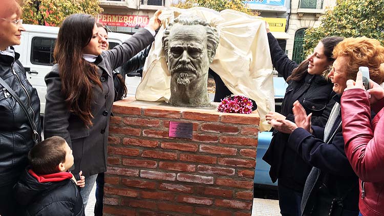 Nueva escultura en el Paseo de Boedo