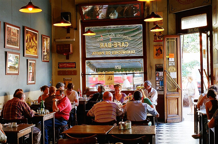 Cafés, emblema de barrio porteño