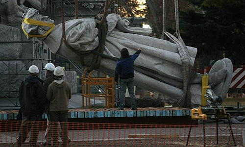 Se aprobó convenio Nación-Ciudad para llevar la estatua de Colón a Costanera Norte