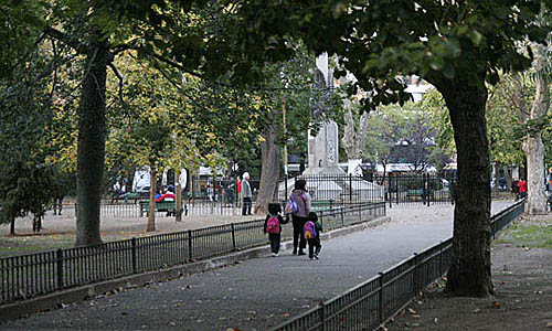 Fiesta en plaza Almagro por el Corredor Verde