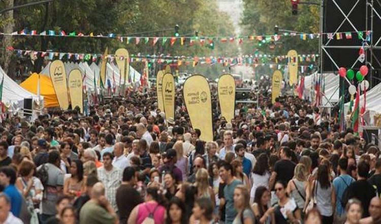 Feria de las colectividades, el furor de septiembre