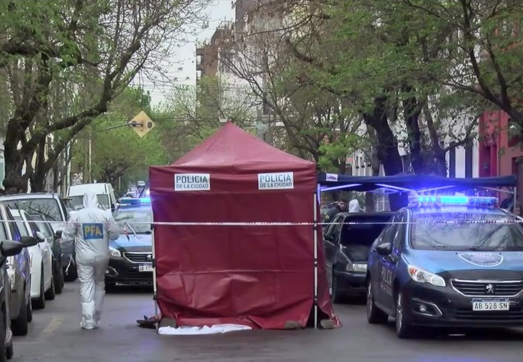 Tres policías detenidos por la muerte de un hombre en Villa Crespo