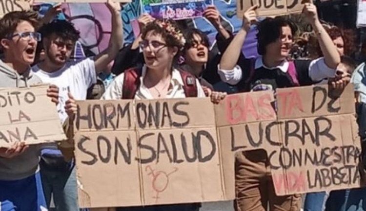 La cobertura de tratamientos para el cambio de género aprobada, no contempla las hormonas