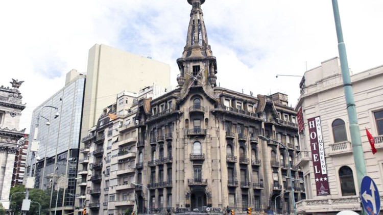 Homenaje a la Democracia en el Edificio Del Molino