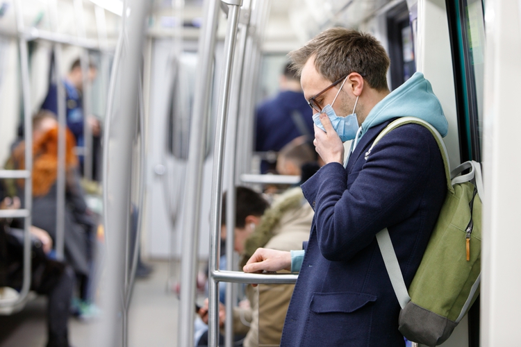 Alertan que cada día viajan más pasajeros en el subte