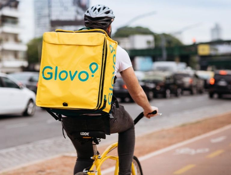 Por el cierre de Glovo, los repartidores hicieron una marcha