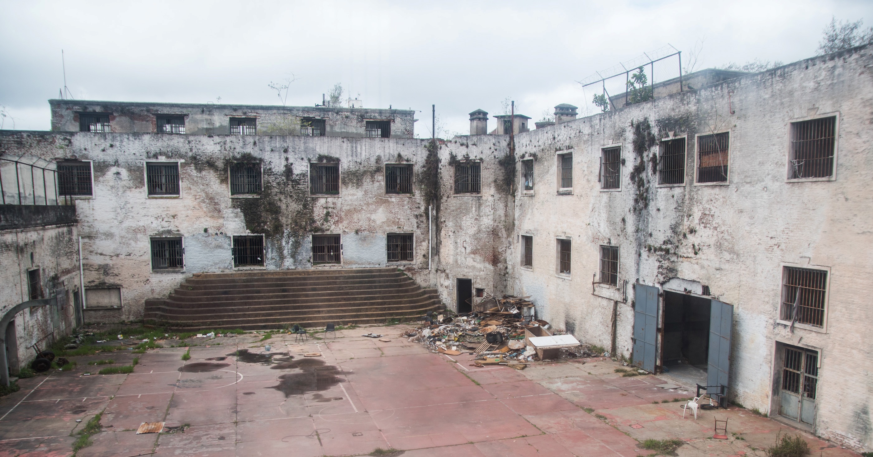 ¿Qué pasará con la abandonada Cárcel de Caseros?