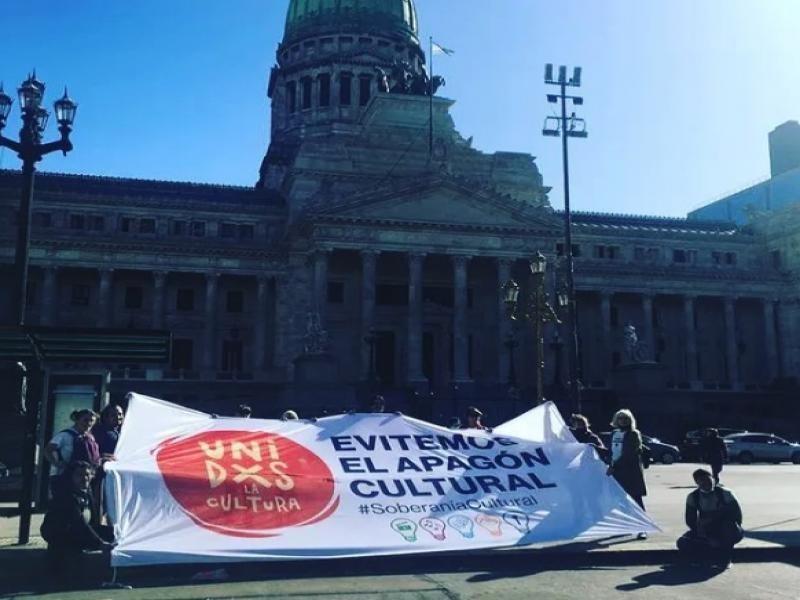 Nueva manifestación frente al Congreso nacional por fondos para Cultura