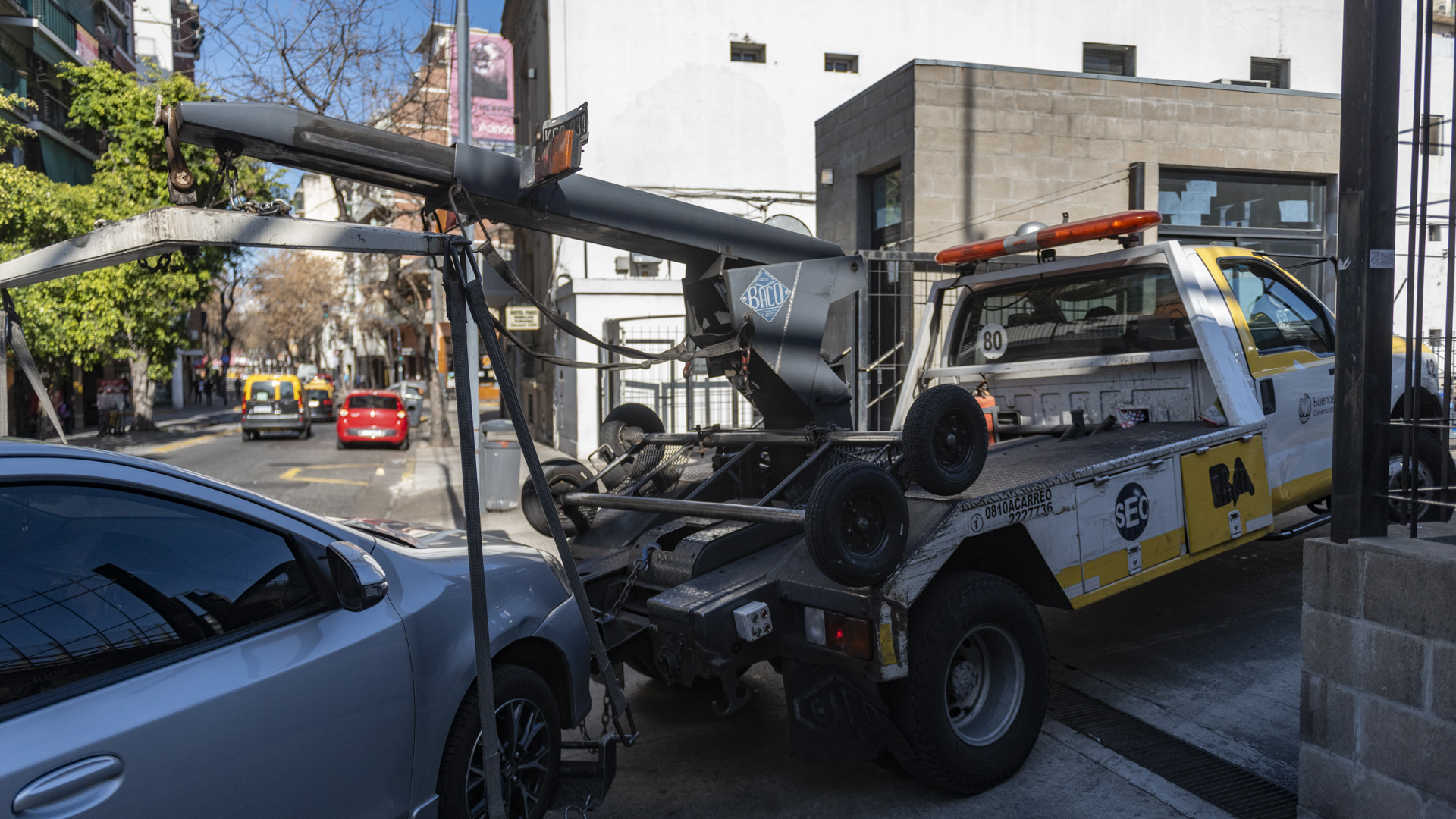 El sistema de grúas y acarreo quedará a cargo de la Ciudad provisoriamente