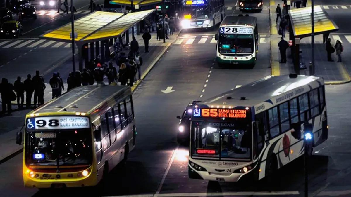 Habrá servicio nocturno reducido de colectivos en el AMBA