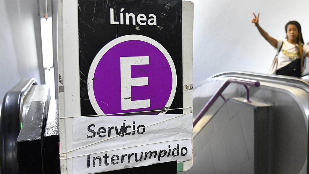 Los trabajadores del Subte paralizaron una hora los servicios de línea E y el Premetro