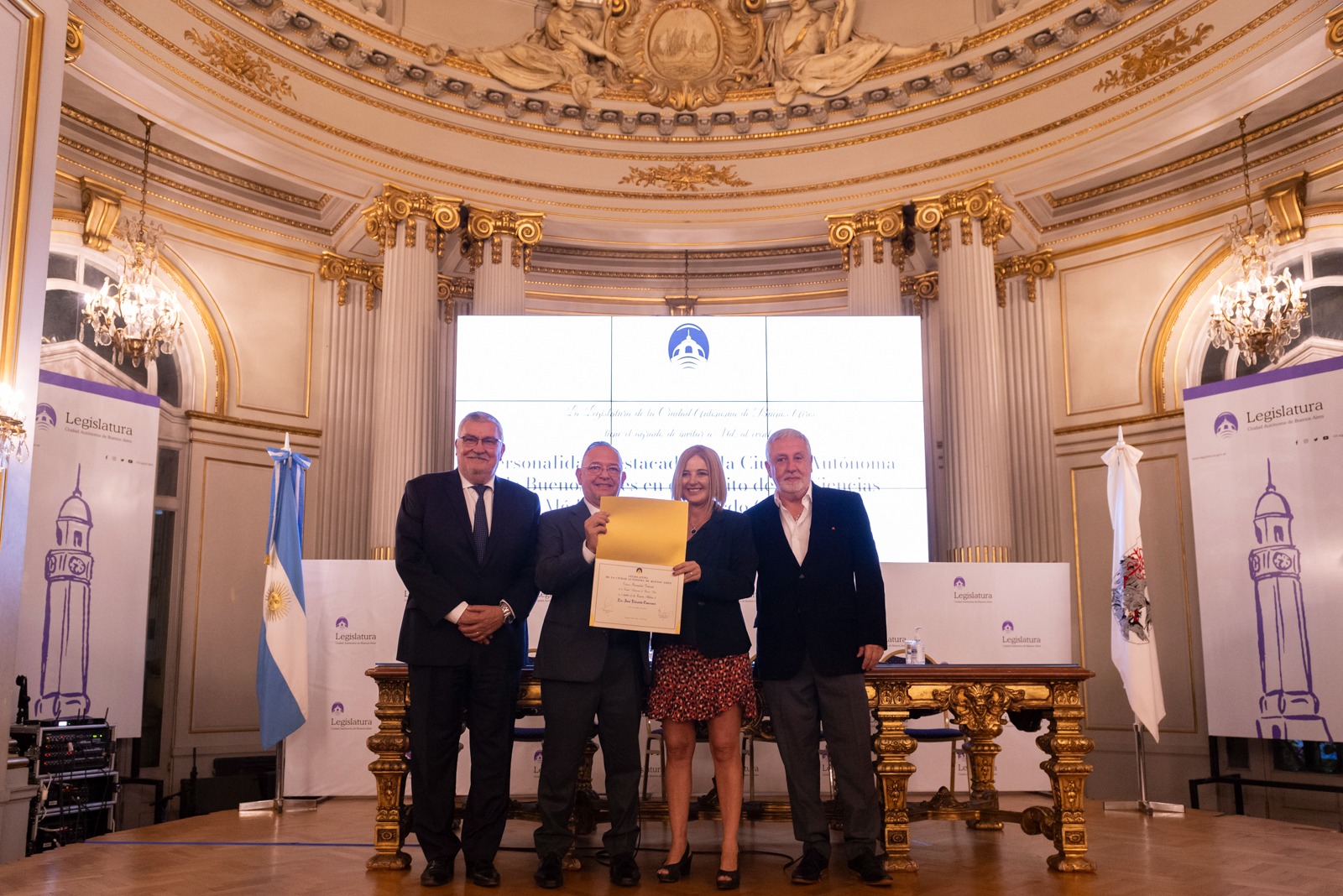 El Kinesiólogo José Eduardo Ossemani fue reconocido por el Cuerpo Legislativo de la Ciudad