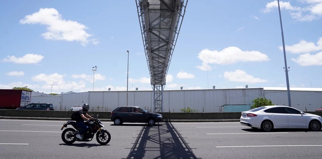 La Ciudad inaugura el nuevo peaje sin barreras en la Autopista Illia