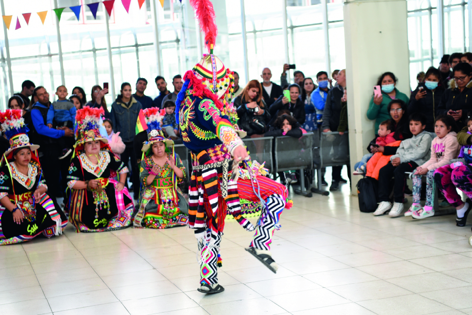 El Garrahan celebró el día del Respeto a la Diversidad Cultural con música y danzas