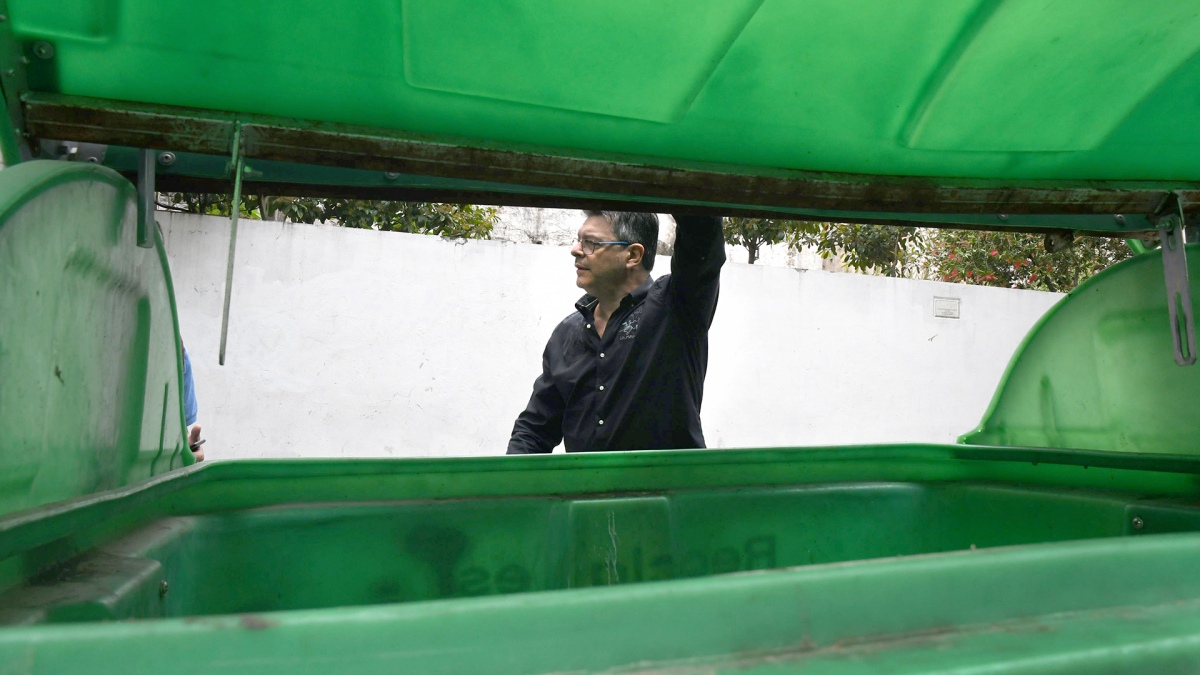 La Ciudad propone multar a quienes saquen basura de los contenedores