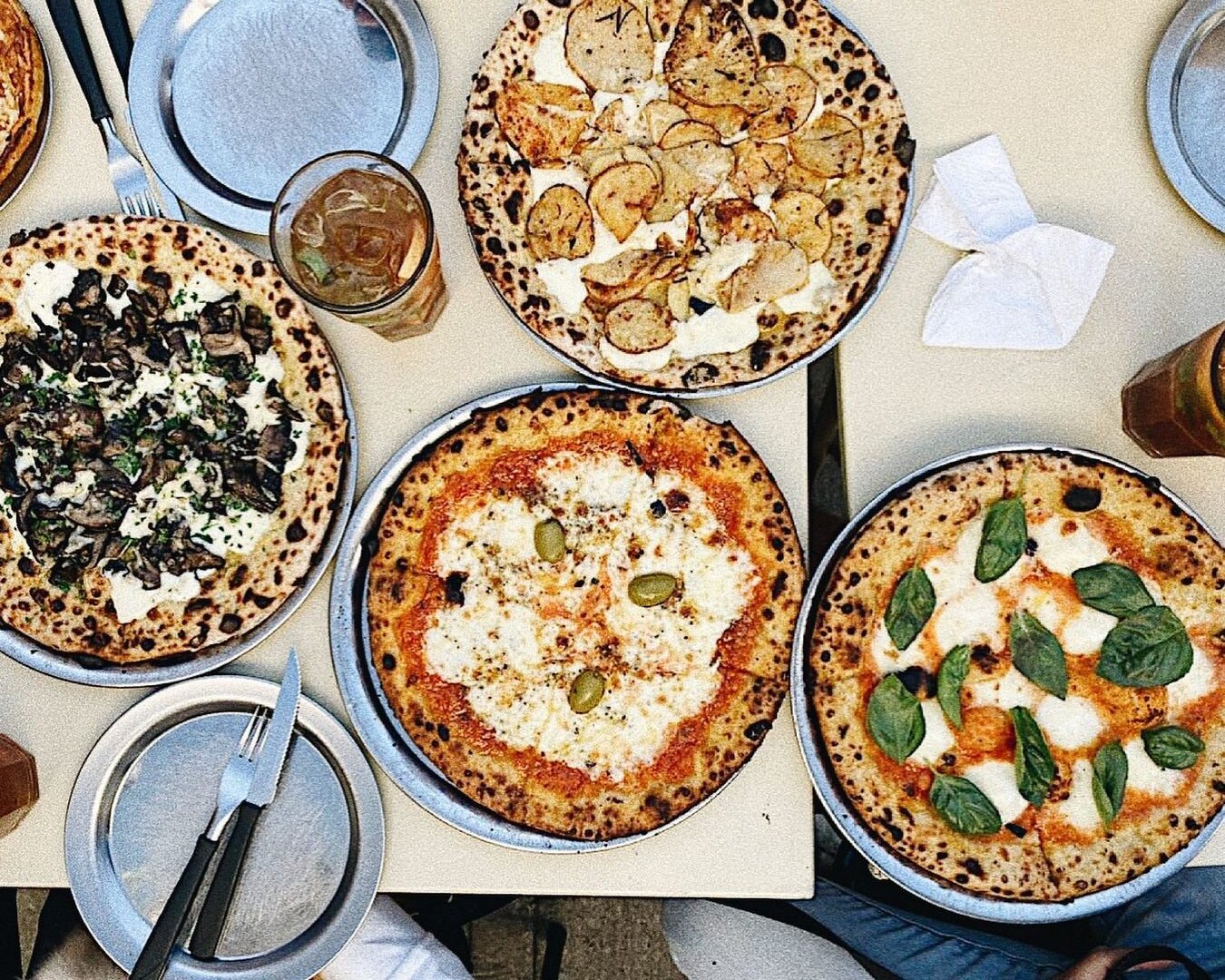 Eléctrica Pizza, el rincón gastronómico de Villa Crespo entre las 100 mejores del mundo