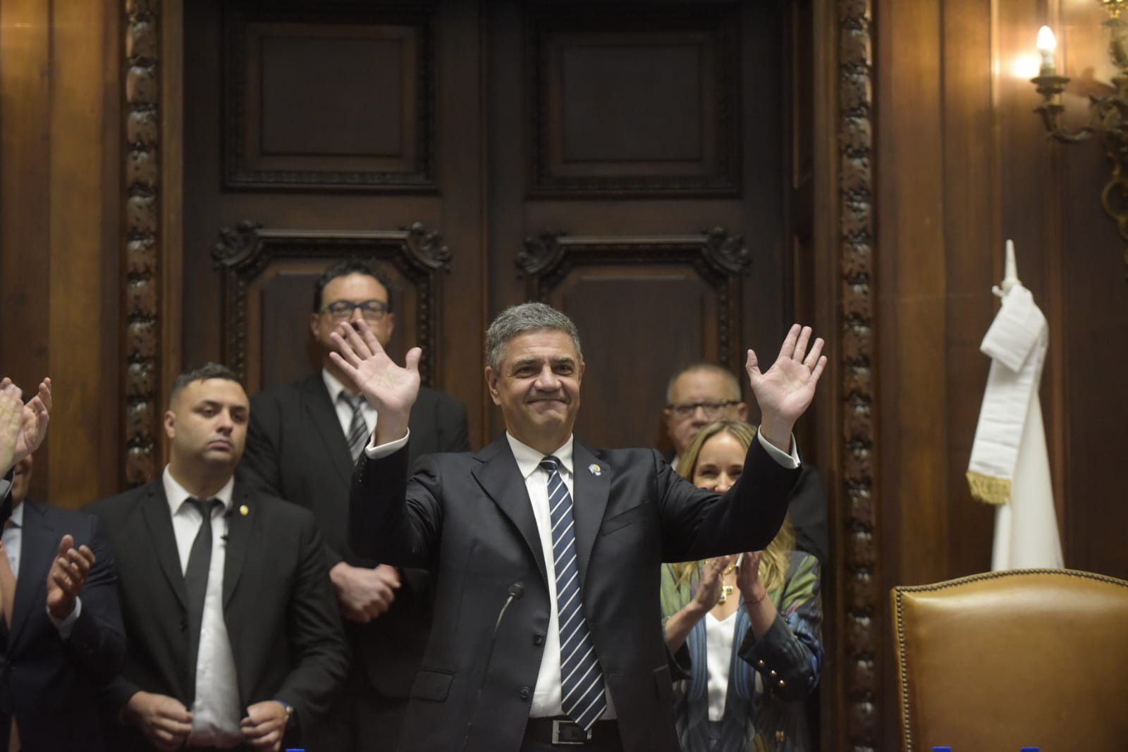 Jorge Macri juró como jefe de gobierno y propuso un enfoque colaborativo en la Legislatura