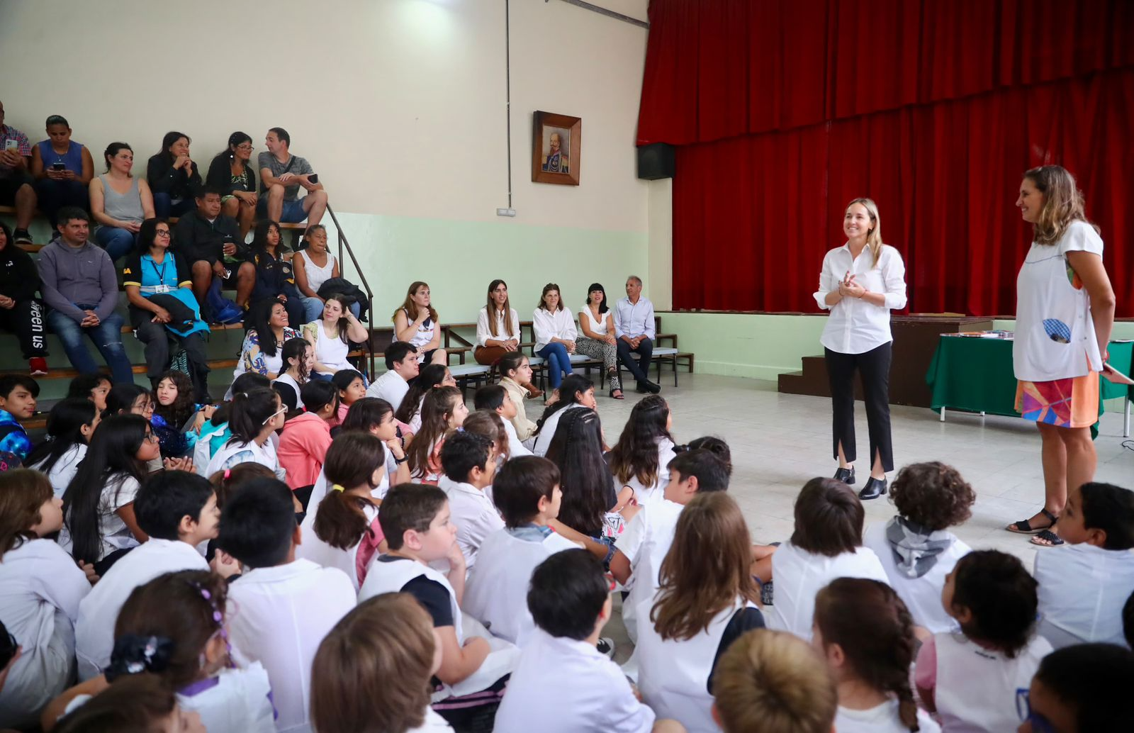 La Ciudad comenzó el ciclo escolar con 93 % de asistencia docente pese al paro 