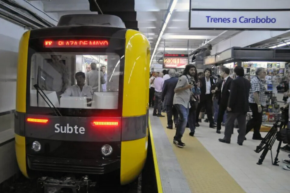Un corte de energía eléctrica paralizó la Línea A del Subte
